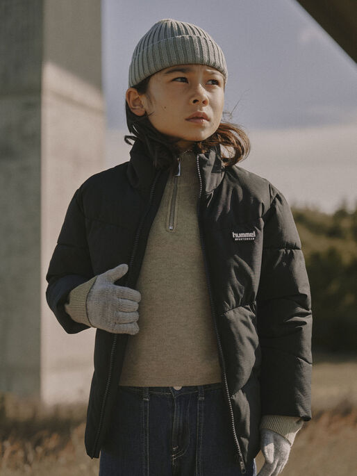 hmlJR PUFFER JACKET, BLACK, model